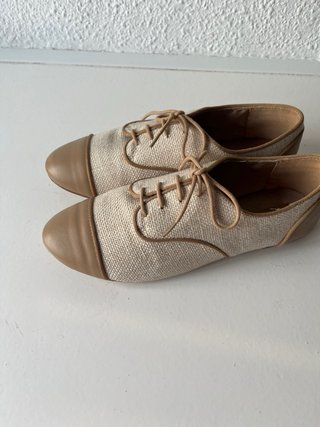 Zapatos planos mujer beige y marrón