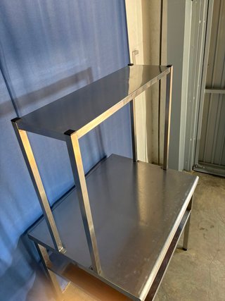 MESA CENTRAL CON BALDA Y ESTANTE 100CM
