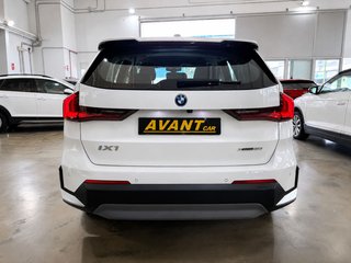 BMW iX1 2024
