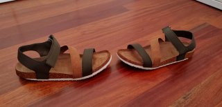 Sandalias Talla 42 verde y Marrón