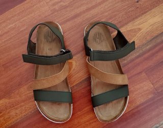 Sandalias Talla 42 verde y Marrón