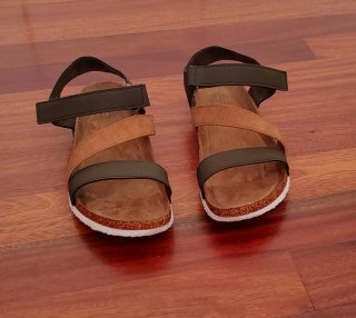 Sandalias Talla 42 verde y Marrón