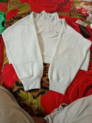 Sudadera gris con cremallera S