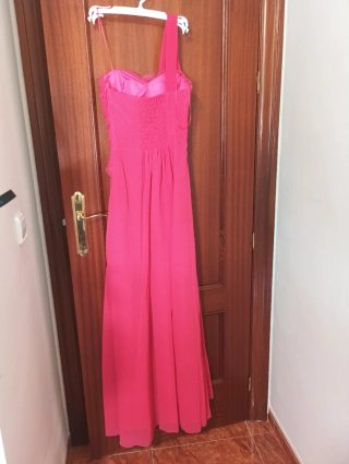 Vestido fiesta un hombro rosa fucsia largo