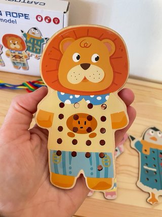 Juego Enhebrar Animales Madera Cuerdas
