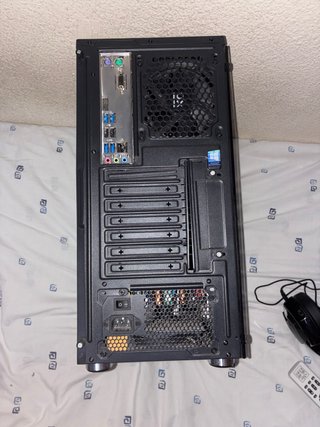 PC Gaming con fuente MT600W