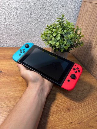 Nintendo Switch Azul y Rojo