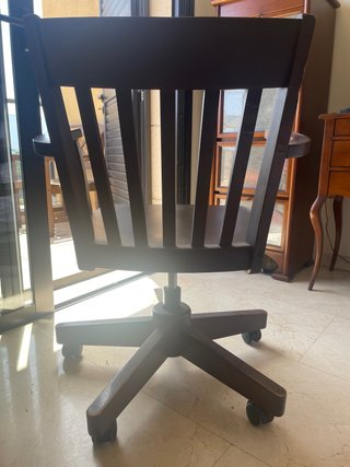 Silla de despacho de madera