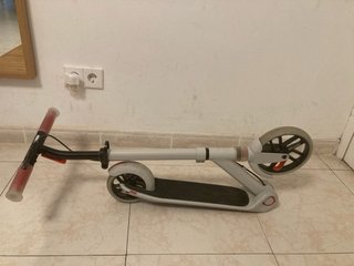 Patinete júnior 2 ruedas blanco. M900