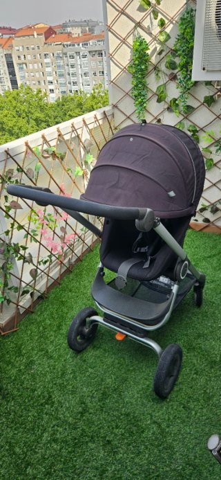 Conjunto carro Stokke Scoot y sillita coche.