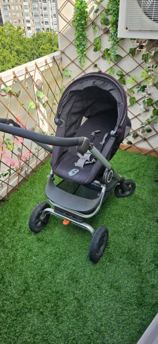 Conjunto carro Stokke Scoot y sillita coche.