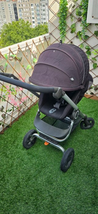 Conjunto carro Stokke Scoot y sillita coche.