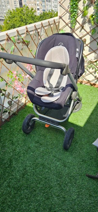 Conjunto carro Stokke Scoot y sillita coche.