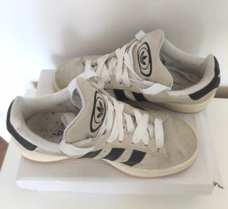 Sapatilhas Adidas Campus bege e preto