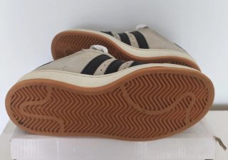 Sapatilhas Adidas Campus bege e preto