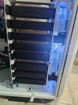 Servidor NAS 144TB 12 Discos 12TB IN WIN