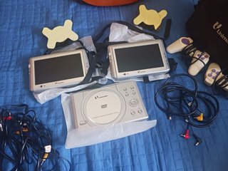 Unimade DVD Portátil y Accesorios