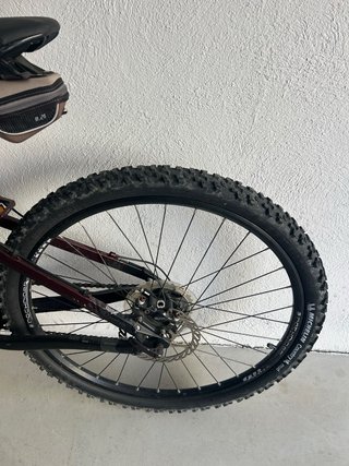 Bicicleta de montaña doble suspensión
