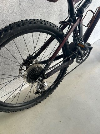 Bicicleta de montaña doble suspensión