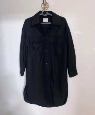 Abrigo oversize Bershka negro talla única