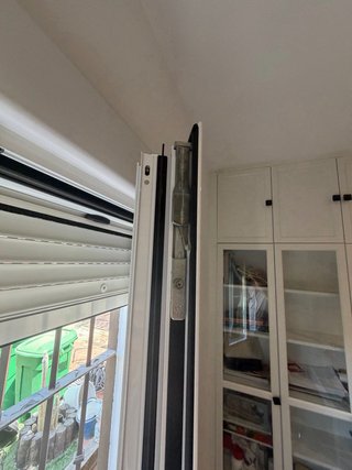 Ventana aluminio oscilo batiente. Varias unidades
