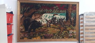 Tapiz antiguo de osos en cascada de gran tamaño