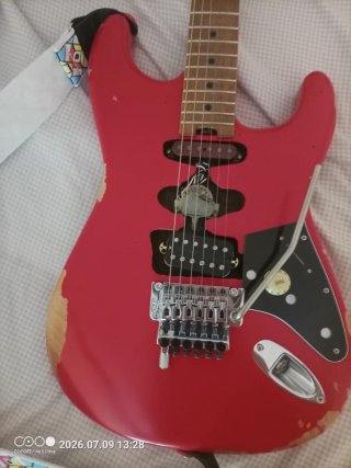Guitarra EVH Frankenstein Relic Series Roja