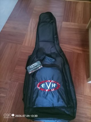 Guitarra EVH Frankenstein Relic Series Roja