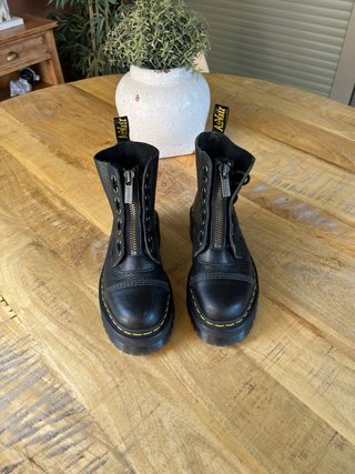 Dr Martens Sinclair, con plataforma y piel Milled