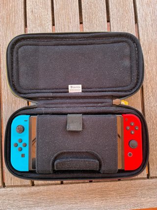 Nintendo Switch V2 + 4 Joy-Con Originales + Funda