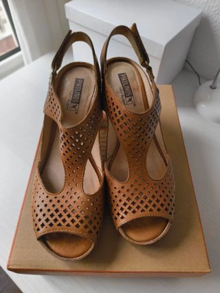Sandalias Pikolinos tacón marrón