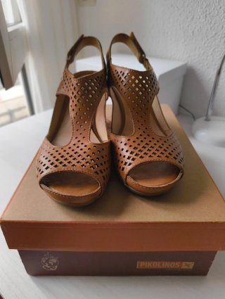 Sandalias Pikolinos tacón marrón
