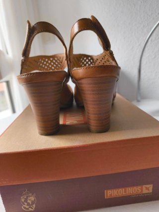 Sandalias Pikolinos tacón marrón