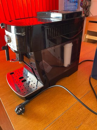 De'Longhi Magnifica S ECAM22.110.SB Cafetera