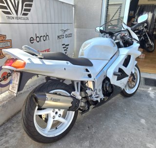 Honda VFR 750 F  RC364