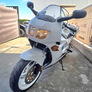 Honda VFR 750 F  RC364