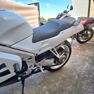 Honda VFR 750 F  RC364