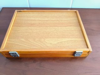 Maletín de pintura de madera