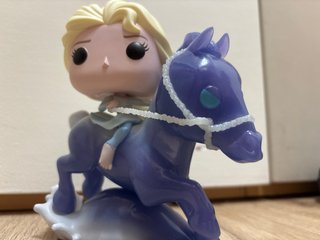 Funko Pop Elsa Caballo Morado