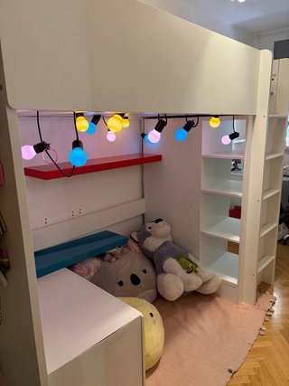 Cama alta IKEA SMÅSTAD blanca con escritorio