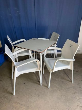 JUEGO MESA Y 4 SILLAS DISPONIBLE 13 JUEGOS