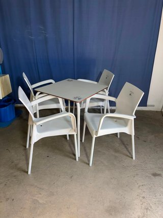 JUEGO MESA Y 4 SILLAS DISPONIBLE 13 JUEGOS