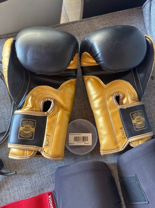 Guantes Boxeo Muay Thai El Bronx 8oz + Accesorios