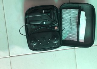 2 Droni neri con telecomando
