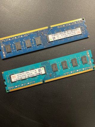 2x Hynix 4GB DDR3 PC3-12800U RAM