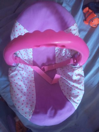 Cuco para muñecas( no incluye el Stitch)