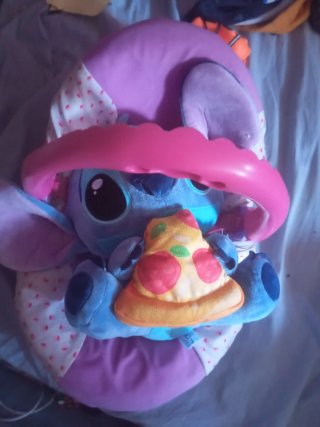 Cuco para muñecas( no incluye el Stitch)