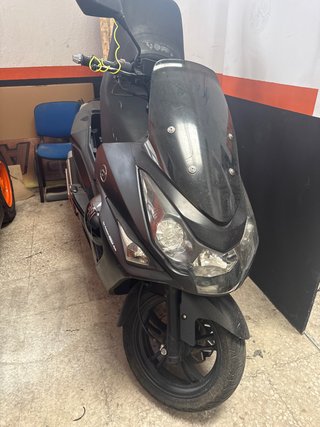 Moto Scooter Negra