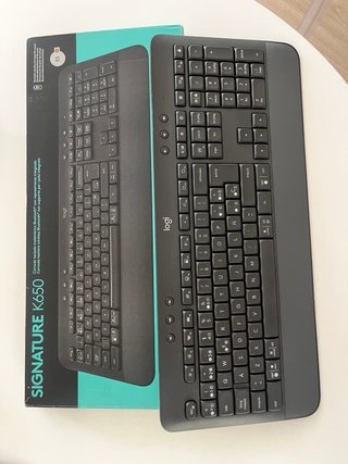 Teclado Logitech Signature K650 Inalámbrico