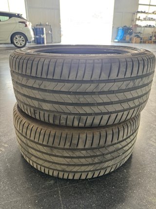 2 Ruedas 245/40/19 98Y Bridgestone